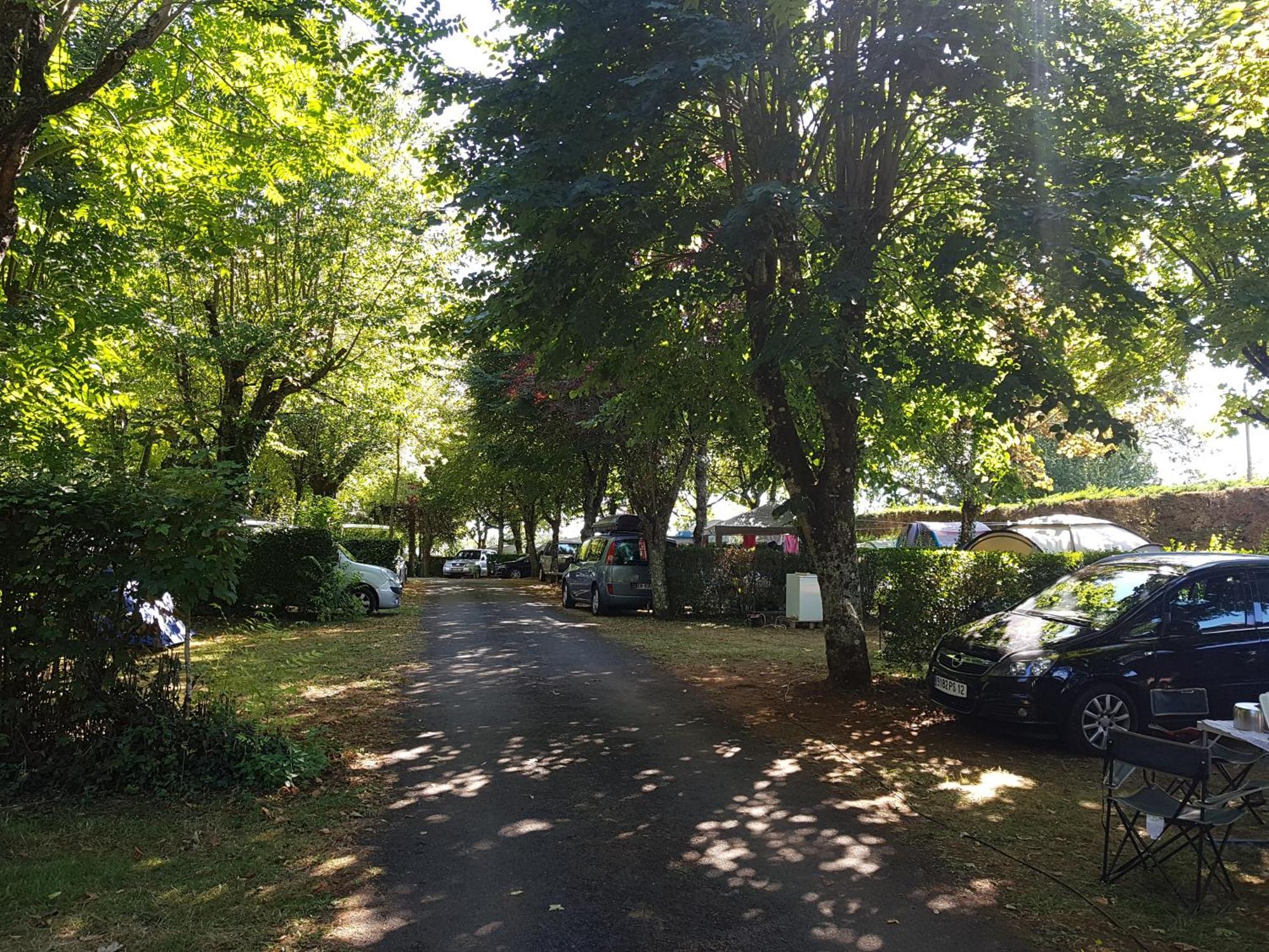 Camping Le Pigeonnier Saint-Crepin-et-Carlucet Bagian luar foto