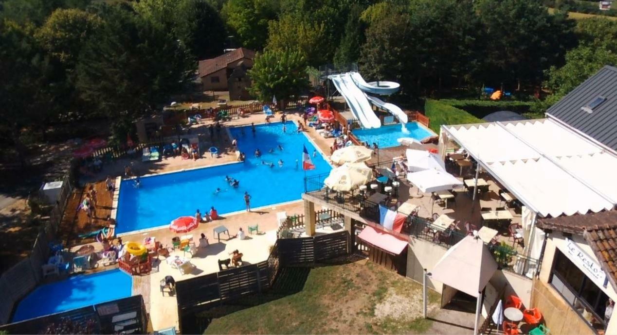 Camping Le Pigeonnier Saint-Crepin-et-Carlucet Bagian luar foto